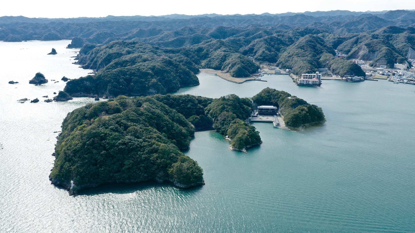 【南海電気鉄道】
”碧き島の宿 熊野別邸”
中の島ペア宿泊券（１泊２食付き）